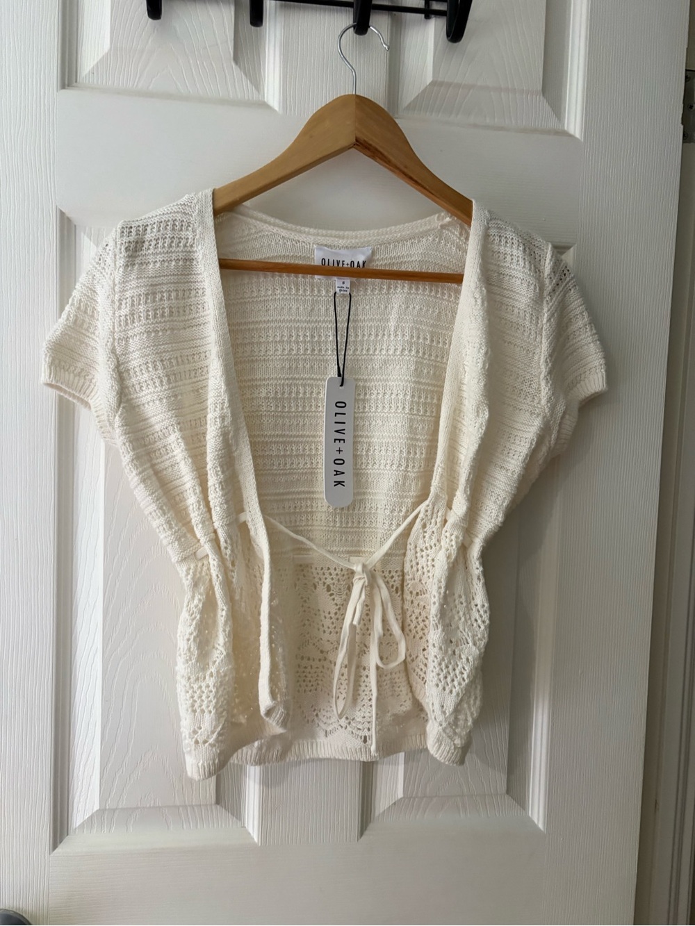 Olive + Oak NWT knit short sleeve tie front cardigan size small white